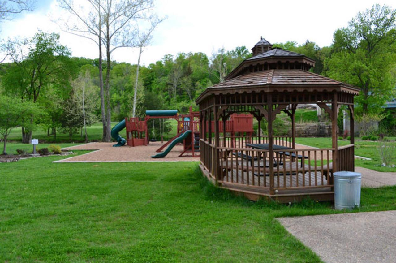 Couples Condo Retreat Overlooking Golf Course Branson West Esterno foto